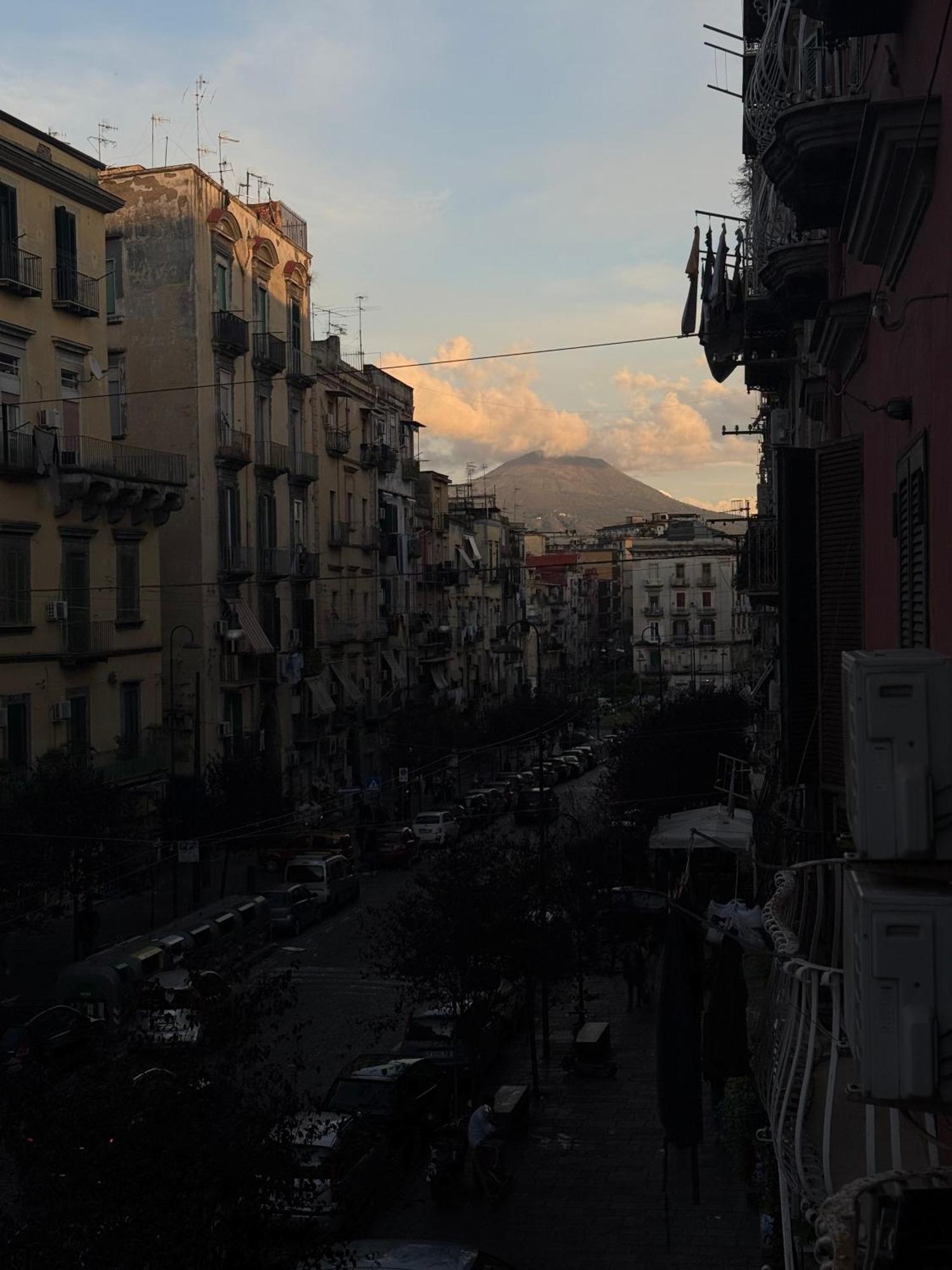 Valentino Caracciolo 105 Apartment Naples Exterior photo